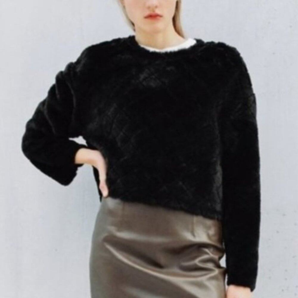 Zara Faux Fur Pullover Cropped Sweatshirt Black Size Large NEW
